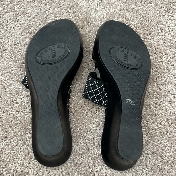 Comtesa Sandals - Picture 4 of 5